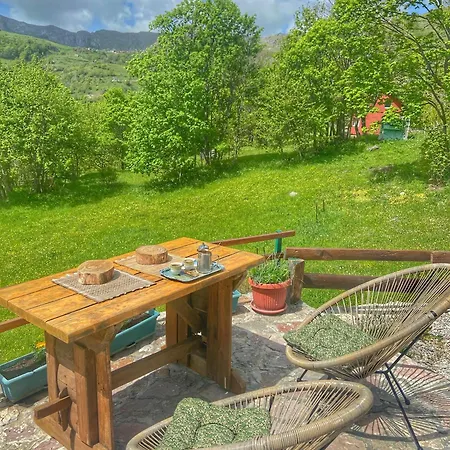 Konak Umoljani * Umoljani